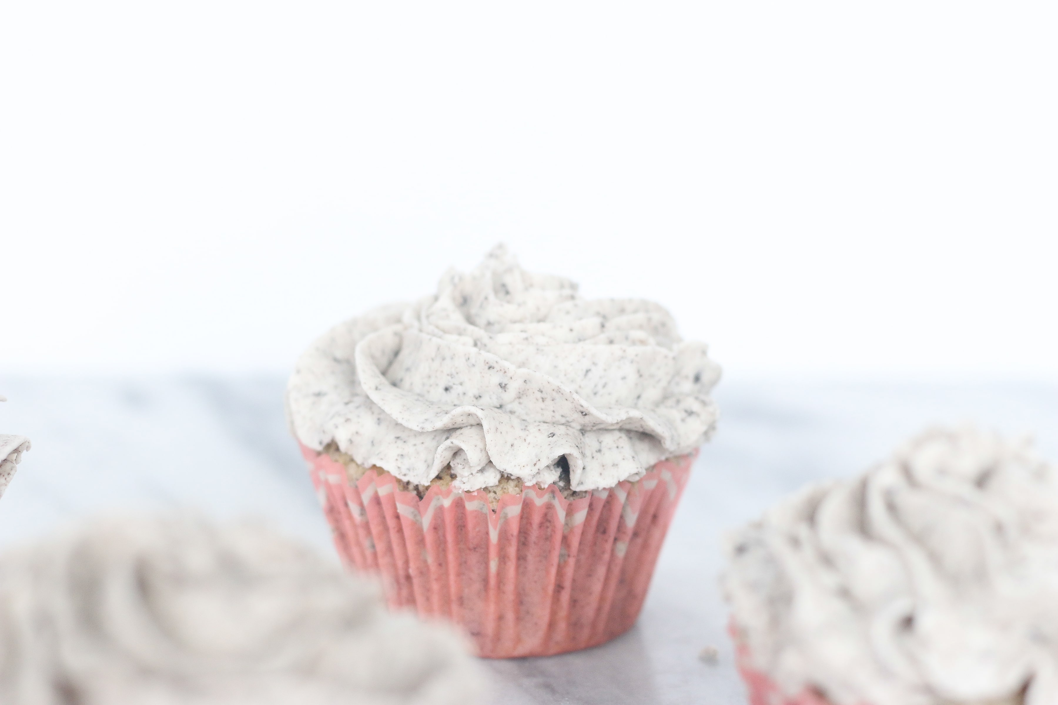 Bakery Style Cookies and Cream Cupcakes